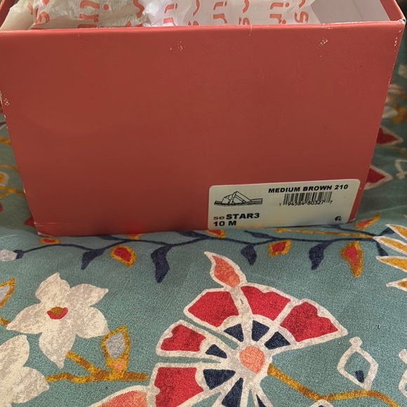 Easy Spirit Women's Tan Sandals - Picture 3 of 6